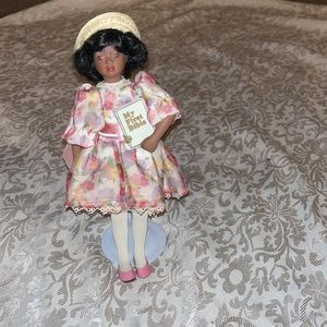 Vintage Antique Collectible. Porcelain Girl Doll.